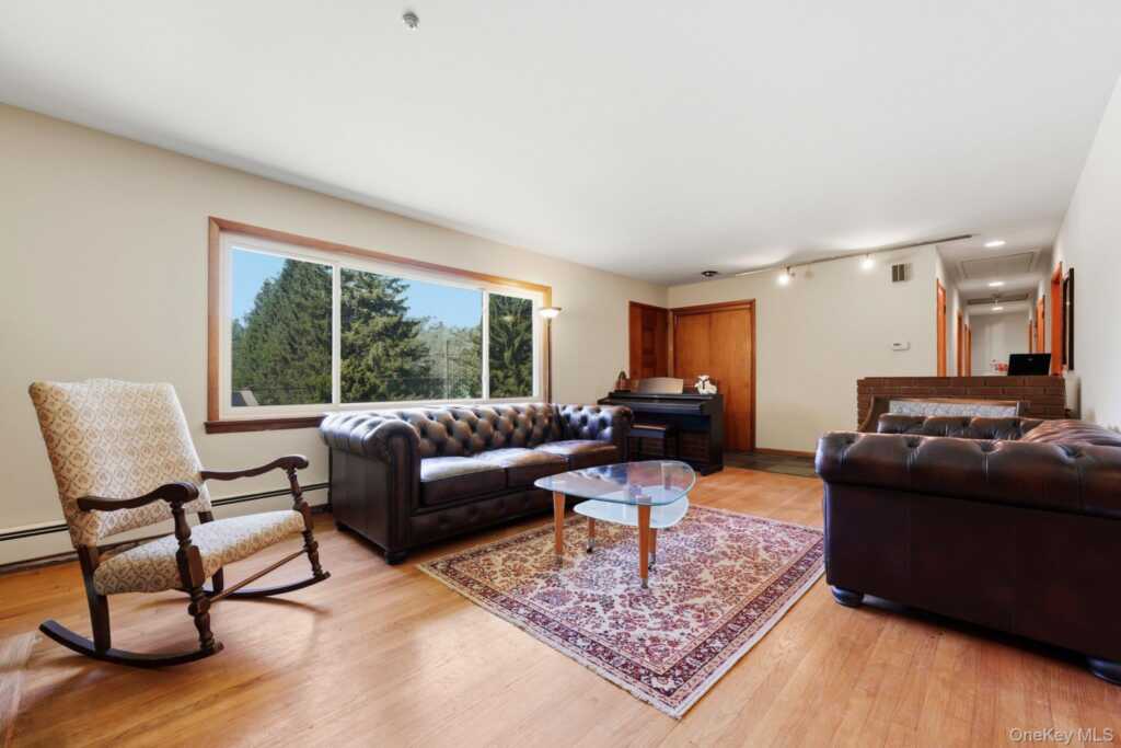 5 River Road, Suffern, NY 10901 - Photo 4 of 25