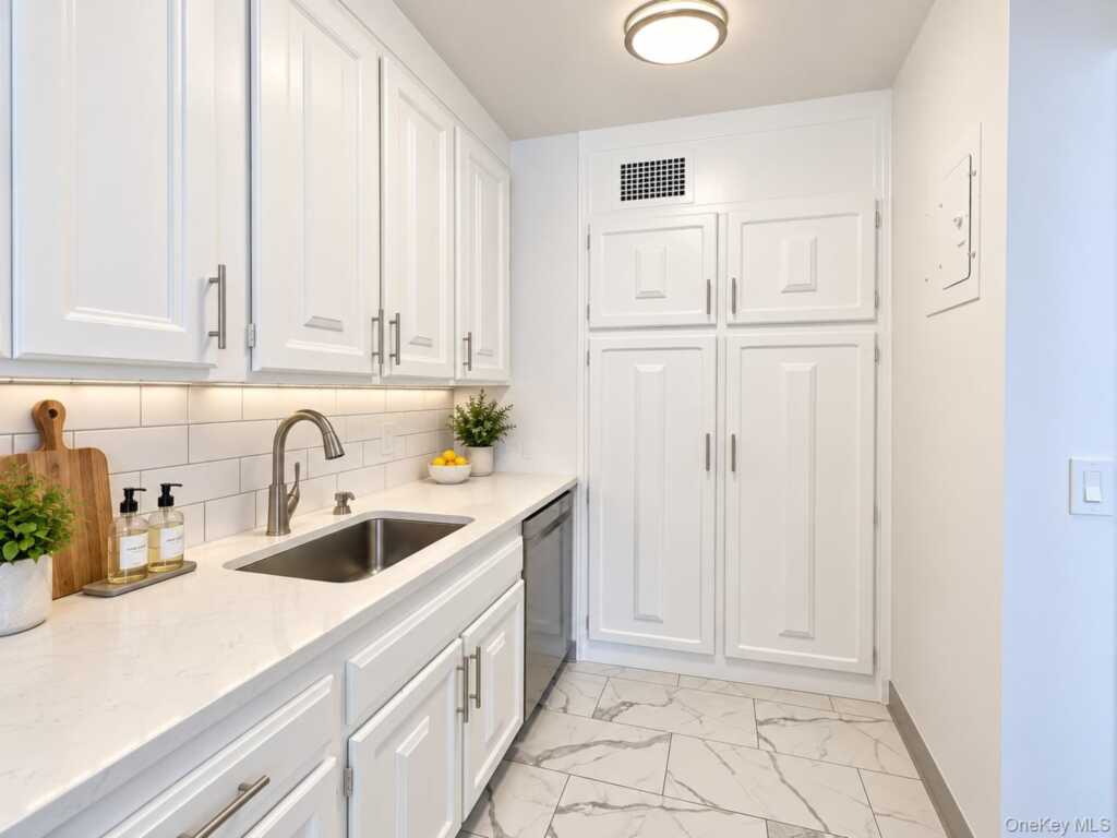 30 Lake Street, Unit #8D, White Plains, NY 10603 - Photo 5 of 15