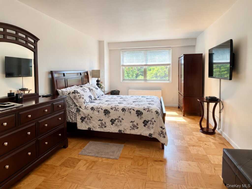30 Lake Street, Unit #8D, White Plains, NY 10603 - Photo 6 of 15