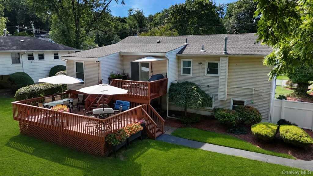 27 Will Rogers Lane, Nanuet, NY 10954 - Photo 20 of 31