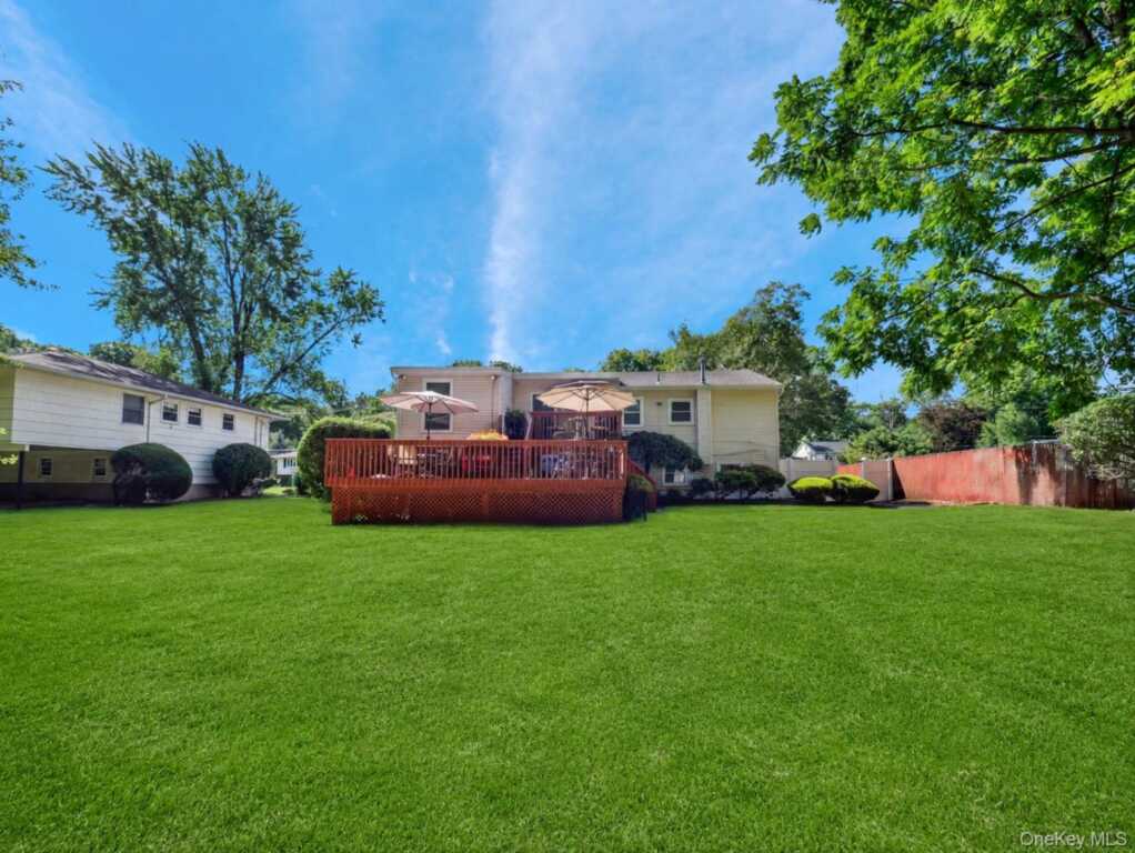 27 Will Rogers Lane, Nanuet, NY 10954 - Photo 22 of 31