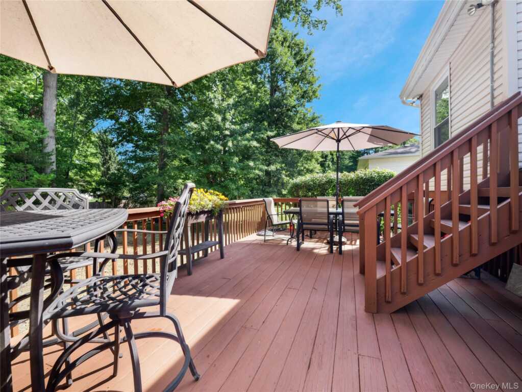 27 Will Rogers Lane, Nanuet, NY 10954 - Photo 23 of 31