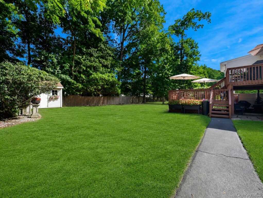 27 Will Rogers Lane, Nanuet, NY 10954 - Photo 25 of 31