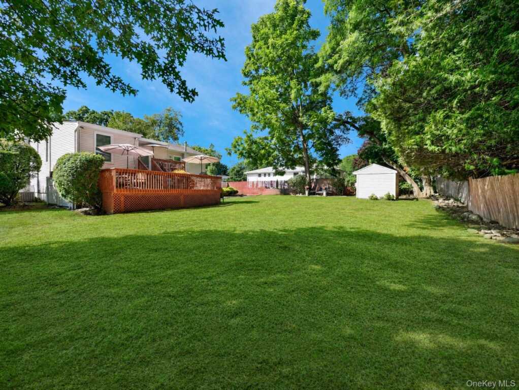 27 Will Rogers Lane, Nanuet, NY 10954 - Photo 26 of 31