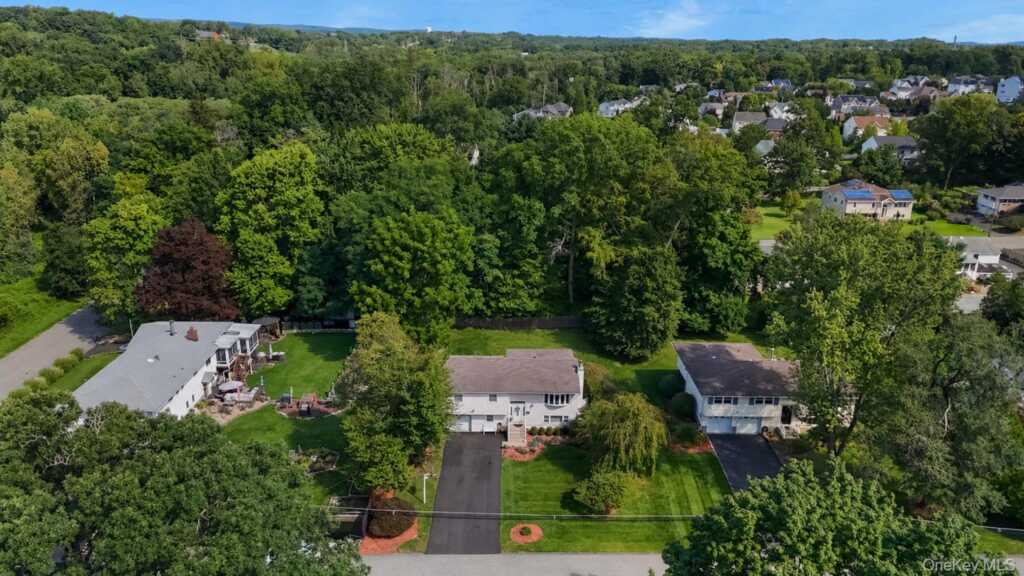27 Will Rogers Lane, Nanuet, NY 10954 - Photo 30 of 31
