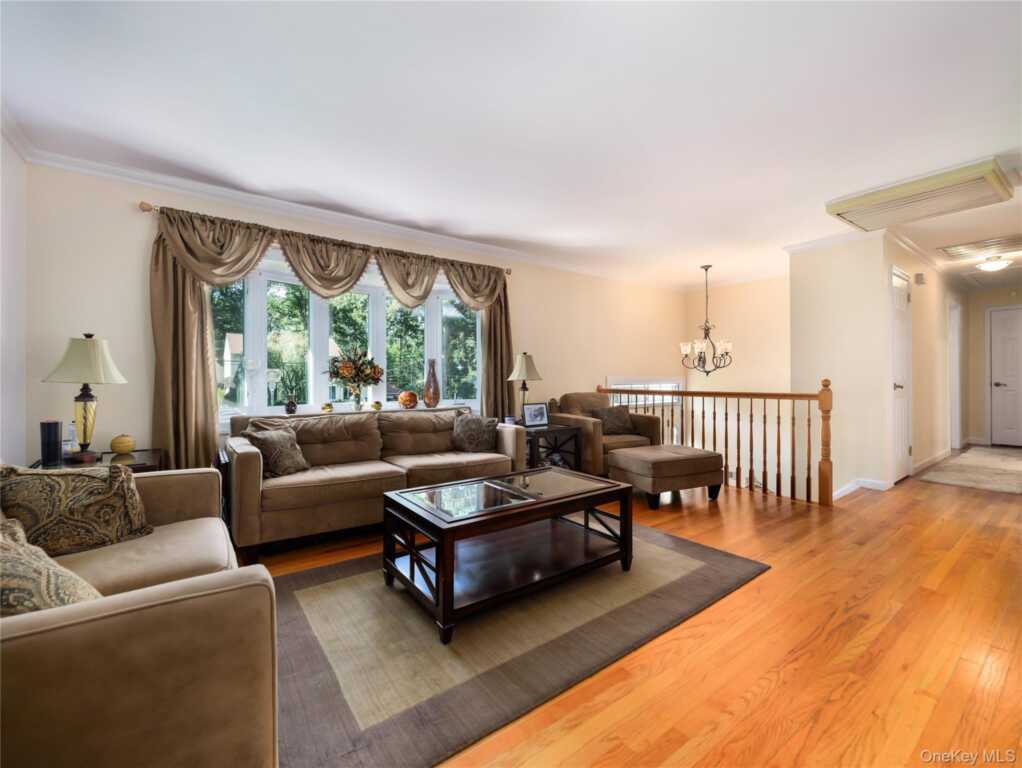 27 Will Rogers Lane, Nanuet, NY 10954 - Photo 7 of 31