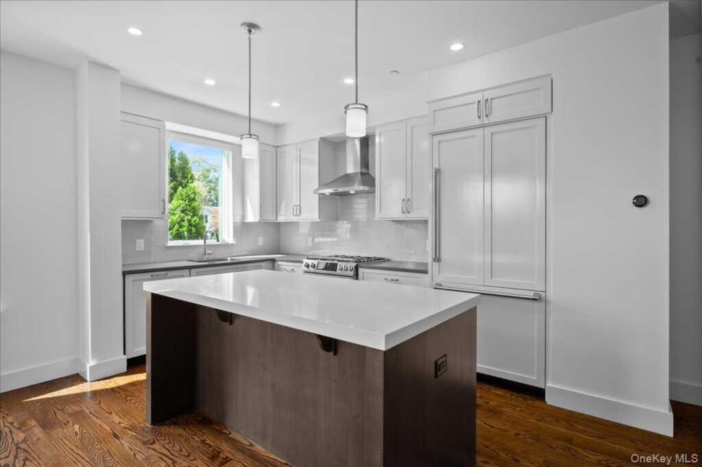 422 E Boston Post Road, Unit #101, Rye, NY 10543 - Photo 2 of 24