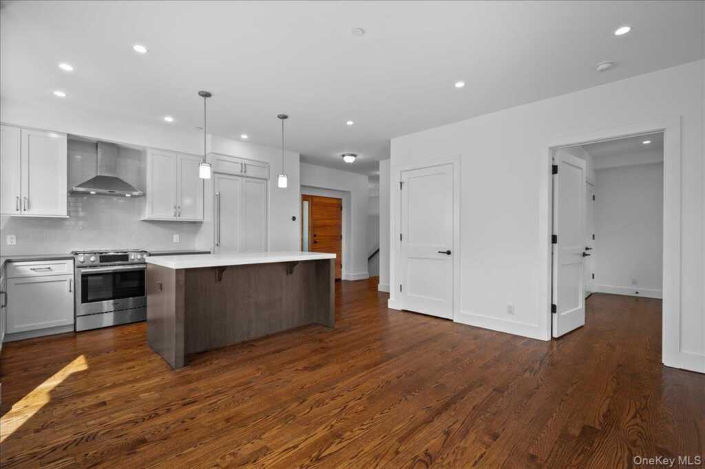 422 E Boston Post Road, Unit #101, Rye, NY 10543 - Photo 6 of 24