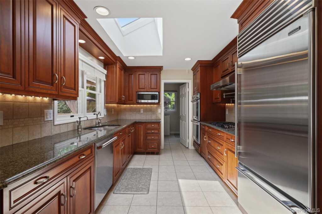 2 Magnolia Drive, Rye, NY 10573 - Photo 11 of 35