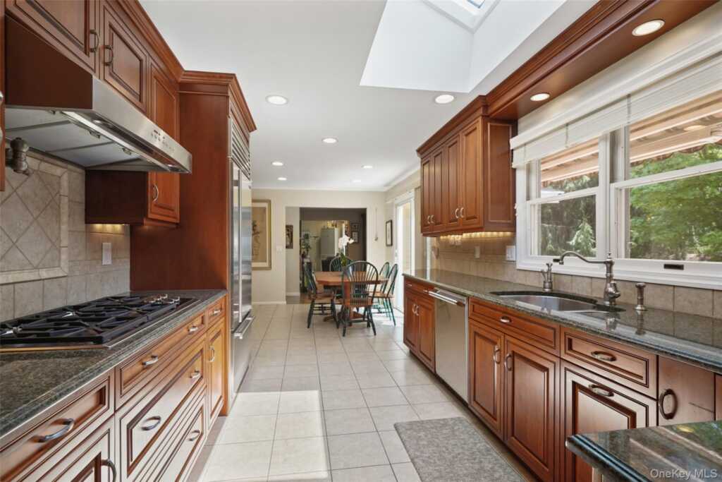 2 Magnolia Drive, Rye, NY 10573 - Photo 12 of 35