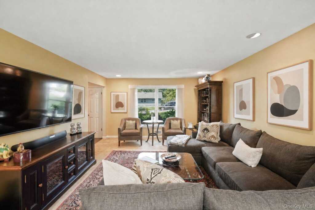 2 Magnolia Drive, Rye, NY 10573 - Photo 4 of 35