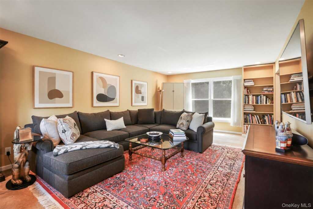2 Magnolia Drive, Rye, NY 10573 - Photo 6 of 35