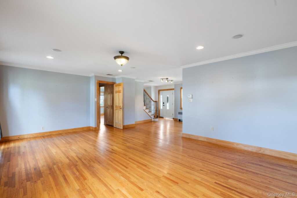 65 W Washington Avenue, Pearl River, NY 10965 - Photo 9 of 47