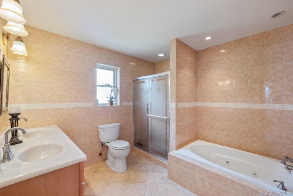 65 W Washington Avenue, Pearl River, NY 10965 - Photo 14 of 47