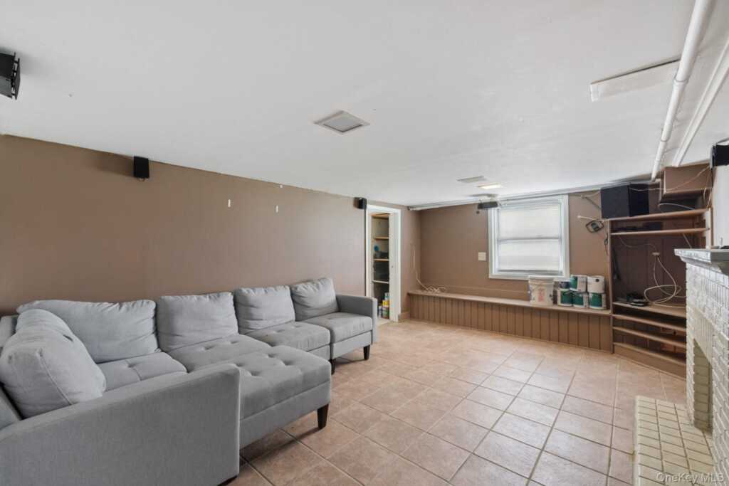 65 W Washington Avenue, Pearl River, NY 10965 - Photo 27 of 47