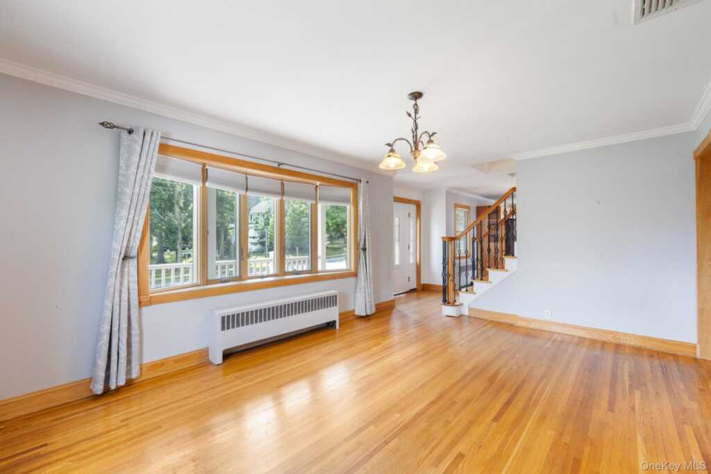 65 W Washington Avenue, Pearl River, NY 10965 - Photo 2 of 47