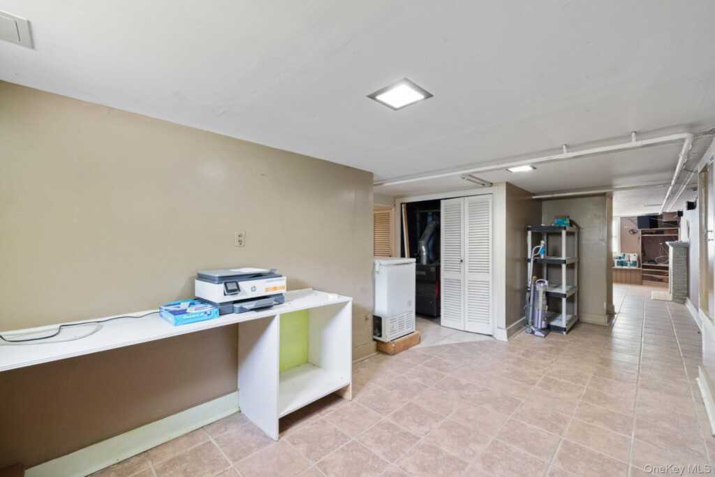 65 W Washington Avenue, Pearl River, NY 10965 - Photo 30 of 47