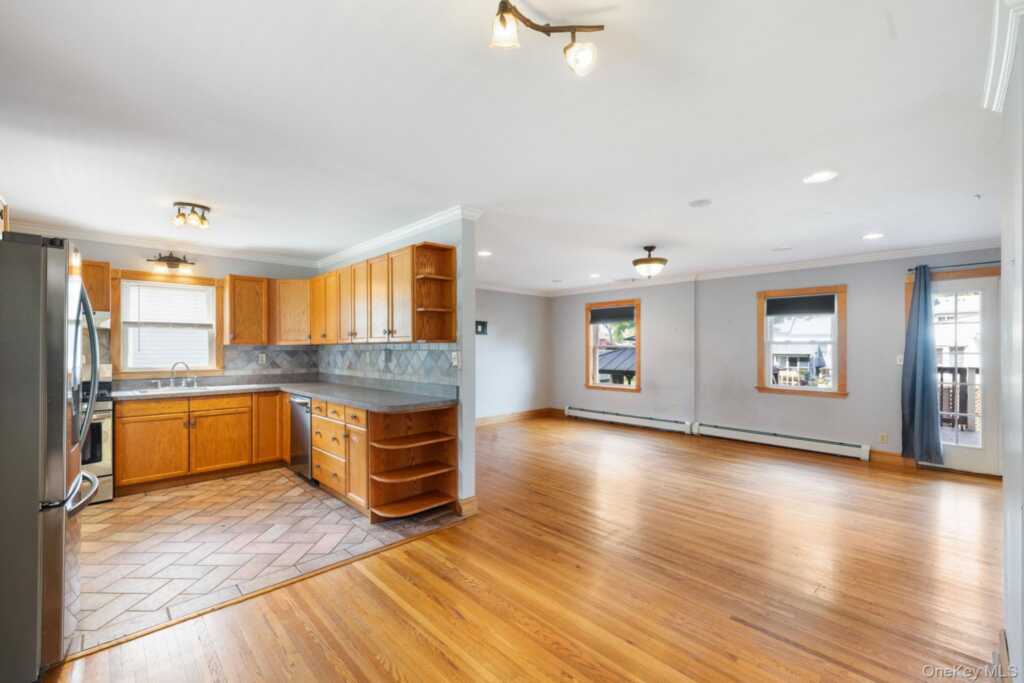 65 W Washington Avenue, Pearl River, NY 10965 - Photo 3 of 47