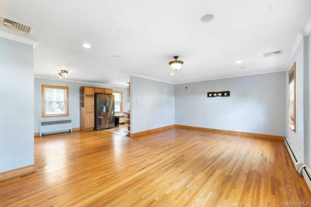 65 W Washington Avenue, Pearl River, NY 10965 - Photo 8 of 47