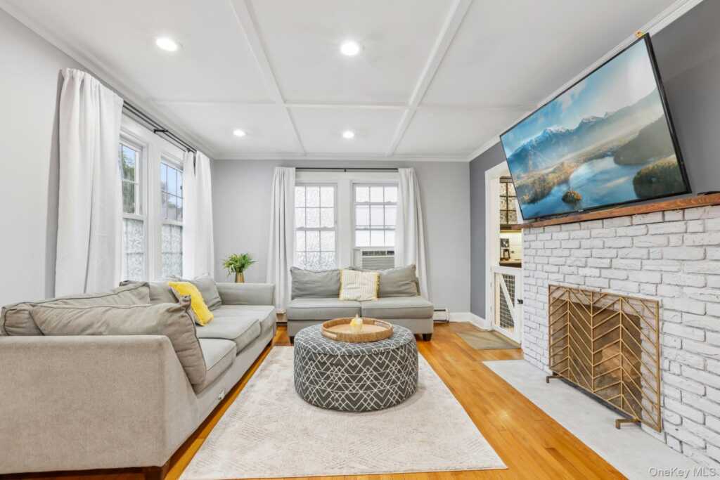 52 Prairie Avenue, Suffern, NY 10901 - Photo 3 of 24