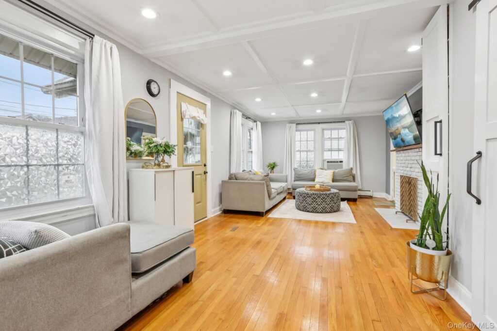 52 Prairie Avenue, Suffern, NY 10901 - Photo 4 of 24