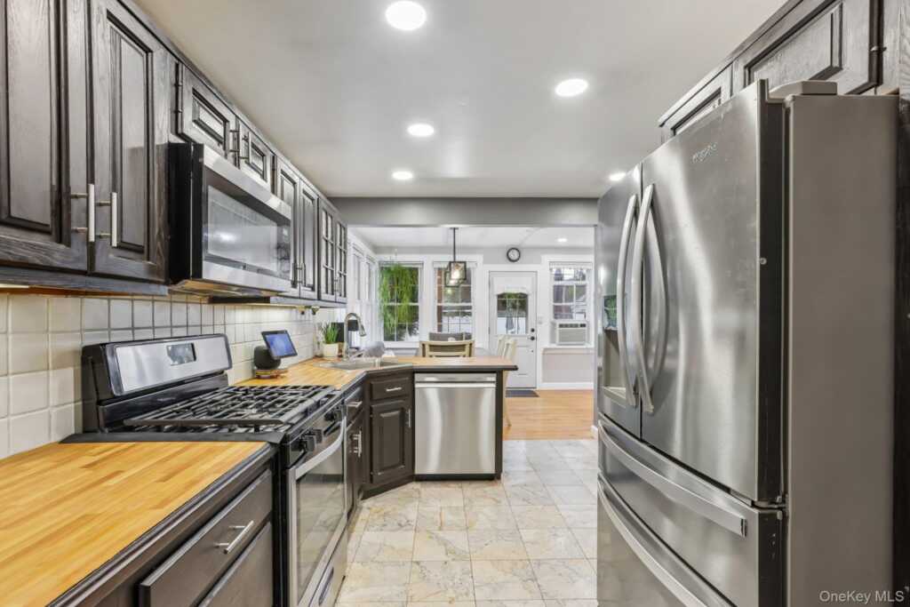 52 Prairie Avenue, Suffern, NY 10901 - Photo 8 of 24
