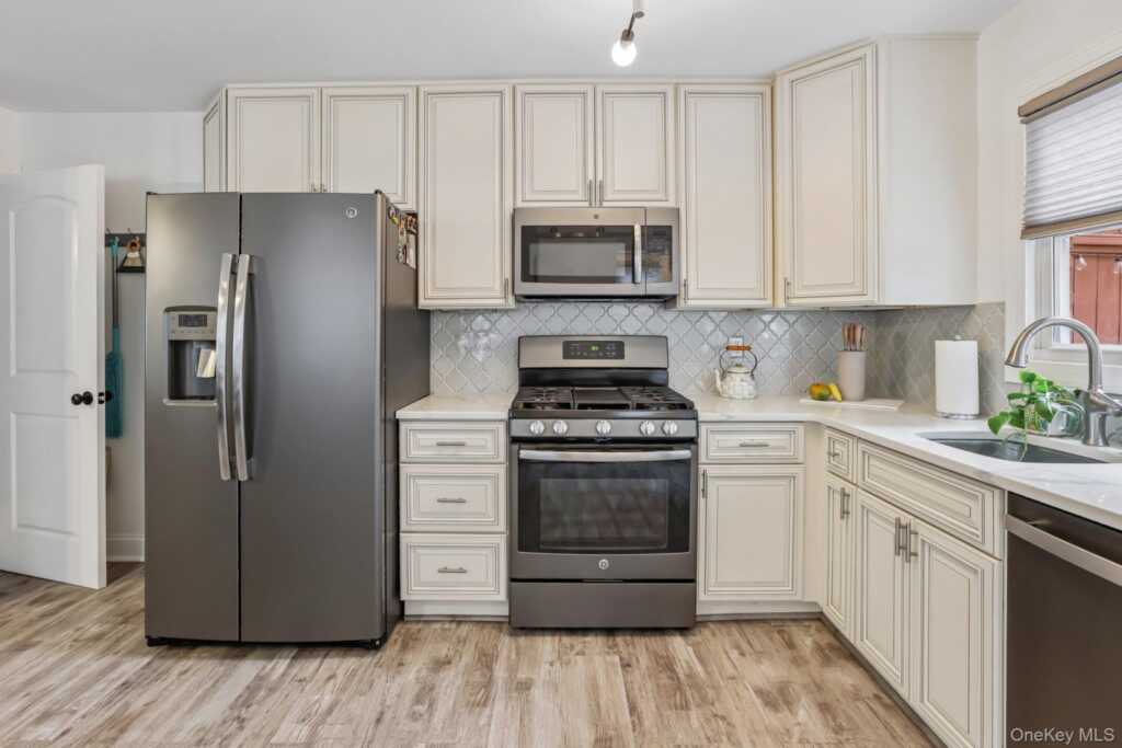7 Center Street, Unit #A, Suffern, NY 10901 - Photo 10 of 30
