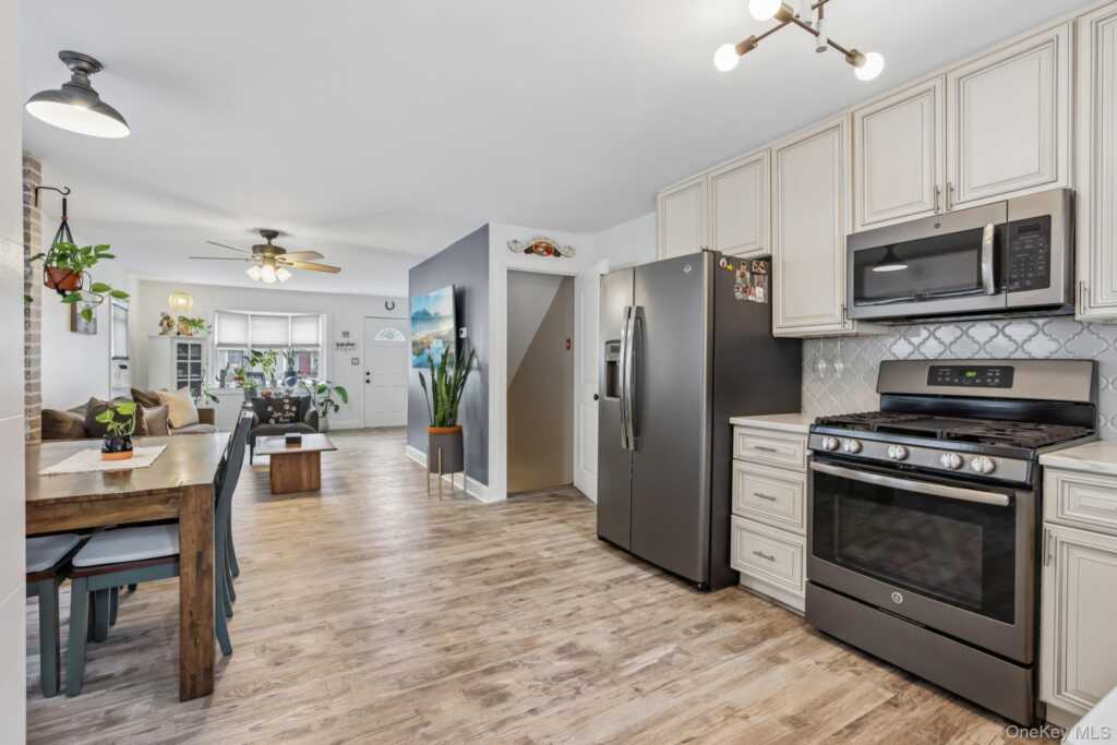 7 Center Street, Unit #A, Suffern, NY 10901 - Photo 7 of 30