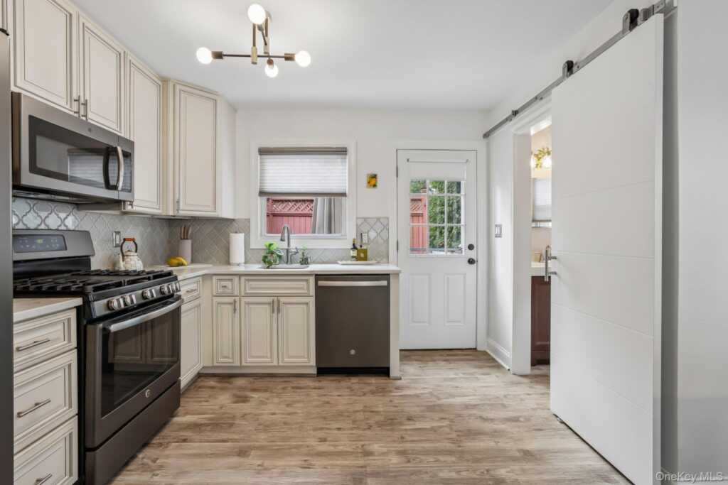 7 Center Street, Unit #A, Suffern, NY 10901 - Photo 8 of 30