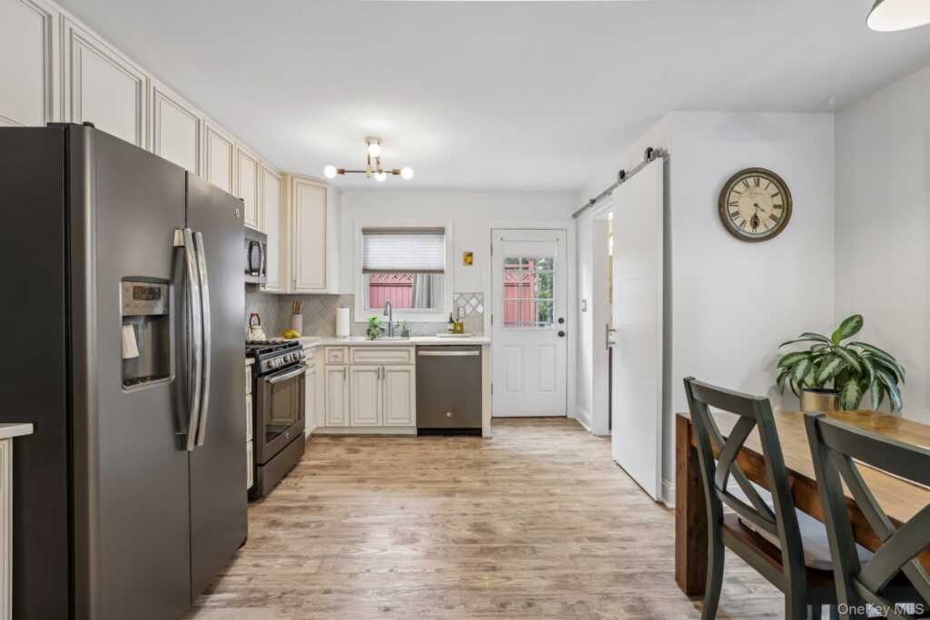 7 Center Street, Unit #A, Suffern, NY 10901 - Photo 9 of 30