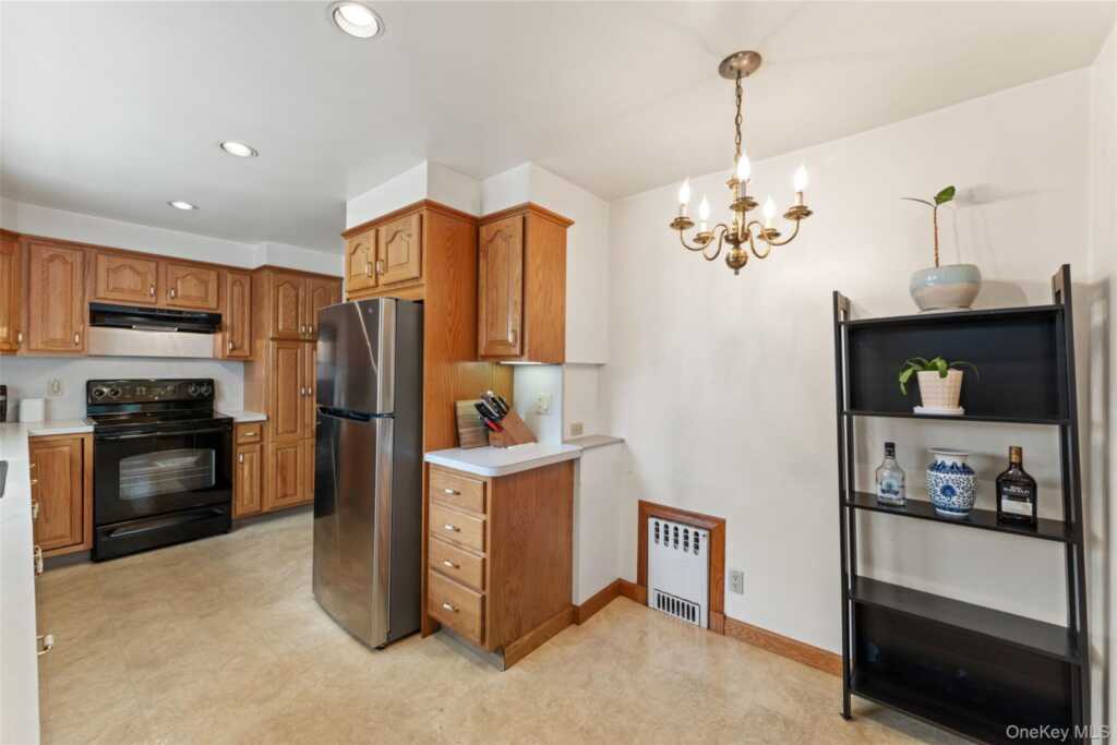 9 School Street, White Plains, NY 10606 - Photo 6 of 20