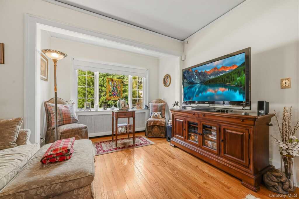 61 E Maple Avenue, Suffern, NY 10901 - Photo 15 of 50