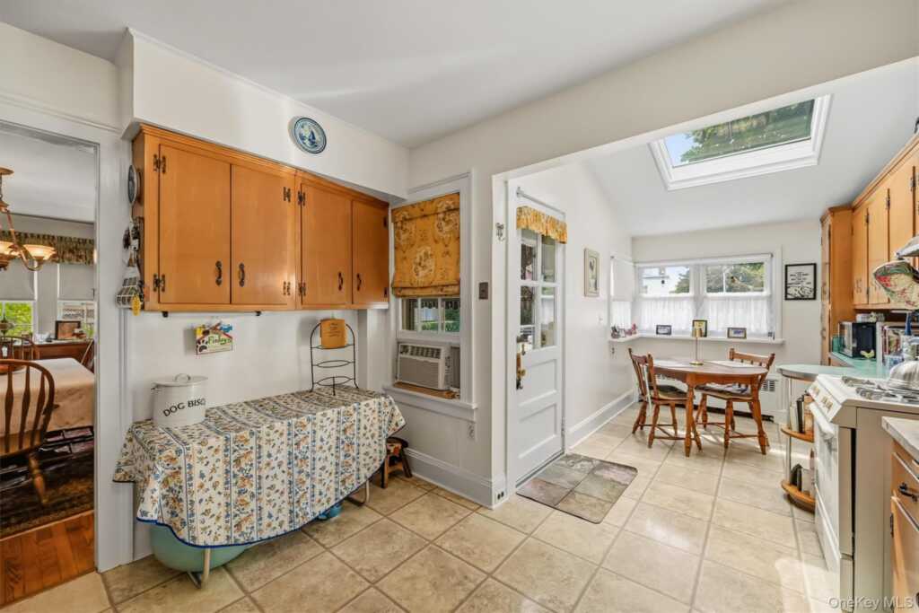 61 E Maple Avenue, Suffern, NY 10901 - Photo 25 of 50