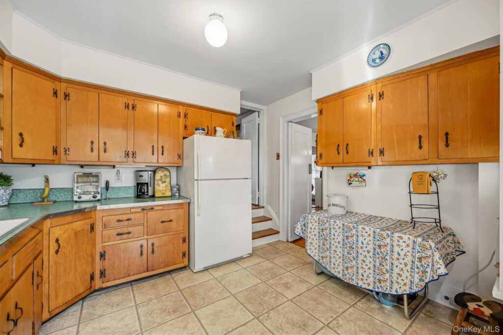 61 E Maple Avenue, Suffern, NY 10901 - Photo 28 of 50