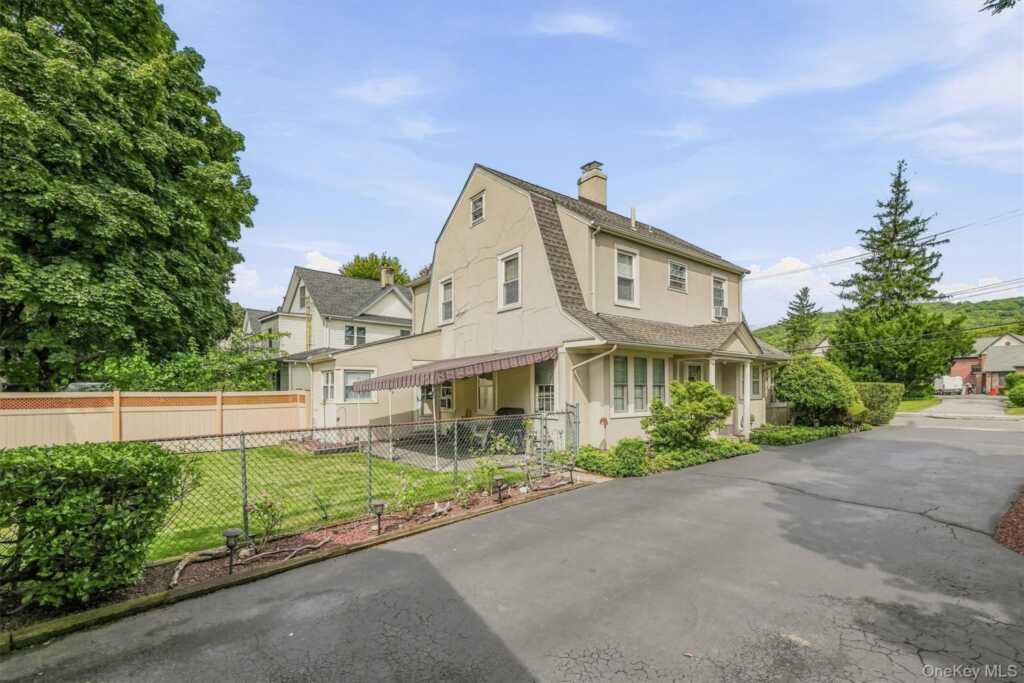 61 E Maple Avenue, Suffern, NY 10901 - Photo 6 of 50