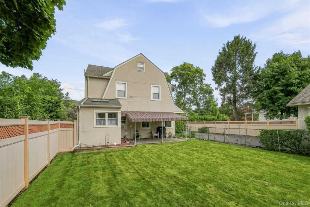 61 E Maple Avenue, Suffern, NY 10901 - Photo 8 of 50