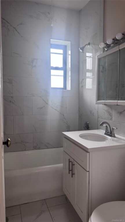120 Stonelea Place, Unit #4G, New Rochelle, NY 10801 - Photo 4 of 6