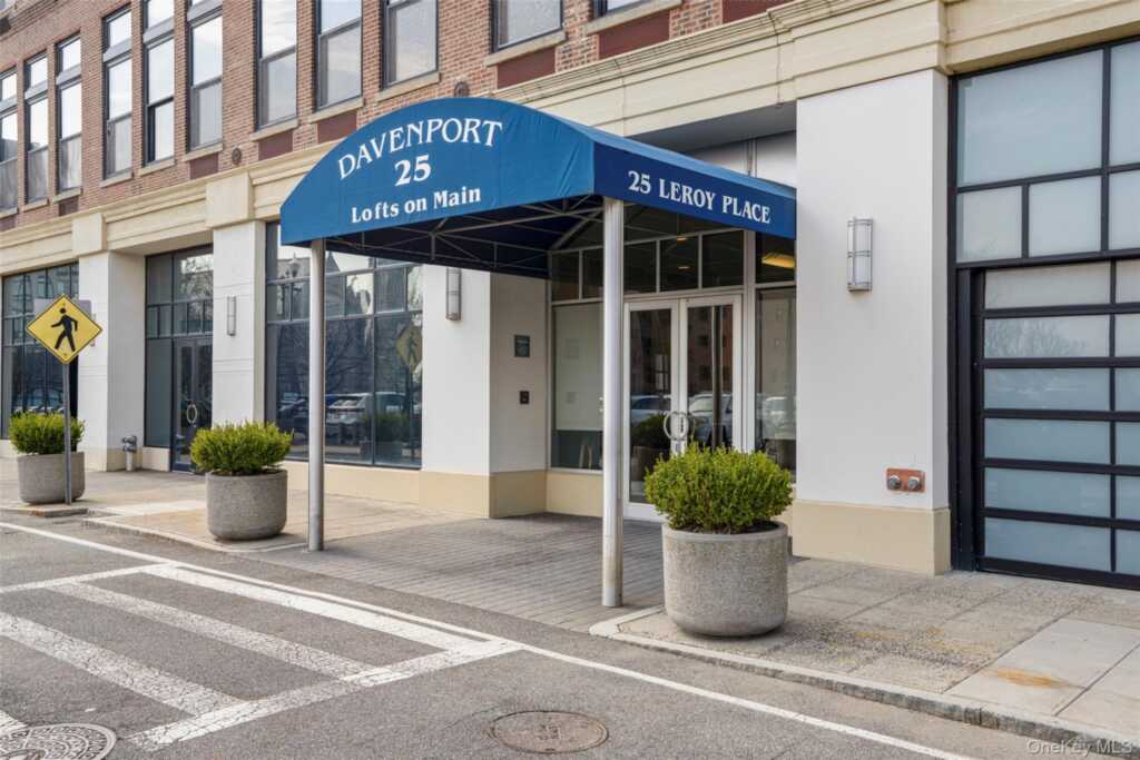 25 Leroy Place, Unit #PH7, New Rochelle, NY 10805