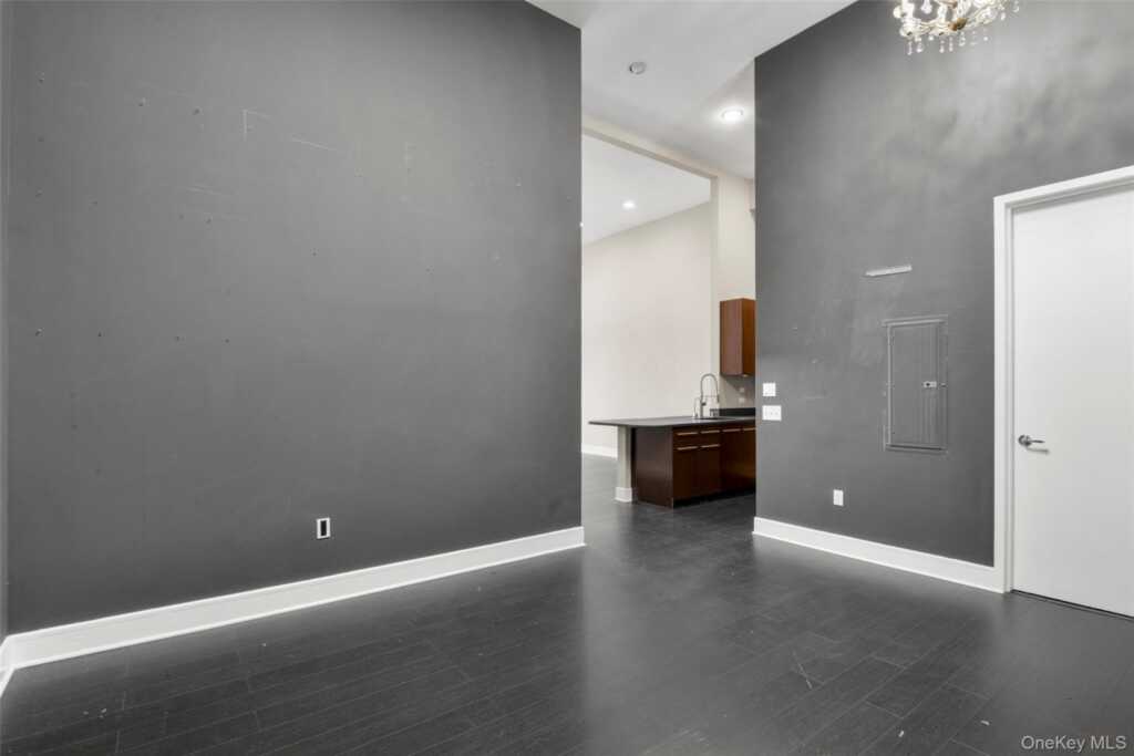 25 Leroy Place, Unit #PH7, New Rochelle, NY 10805 - Photo 10 of 29