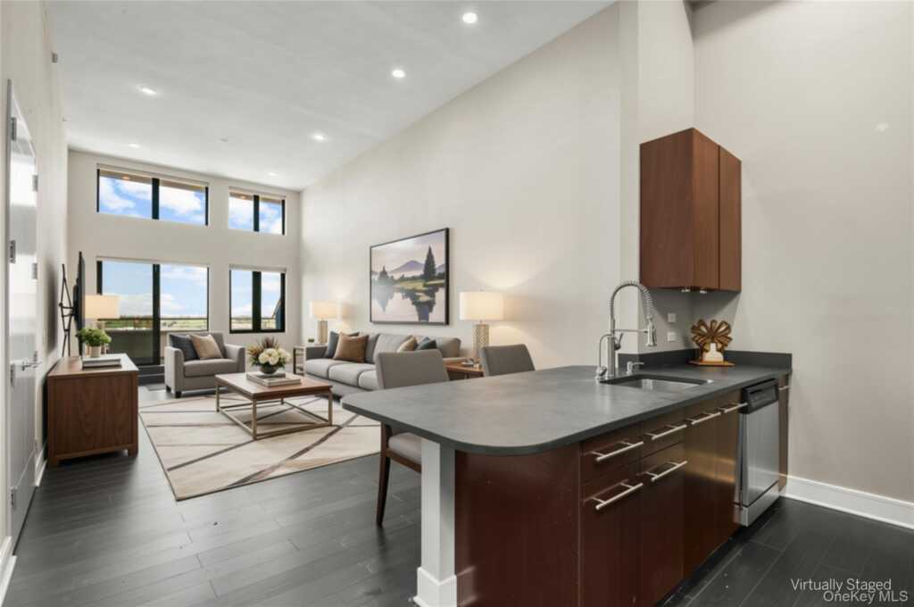 25 Leroy Place, Unit #PH7, New Rochelle, NY 10805 - Photo 3 of 29