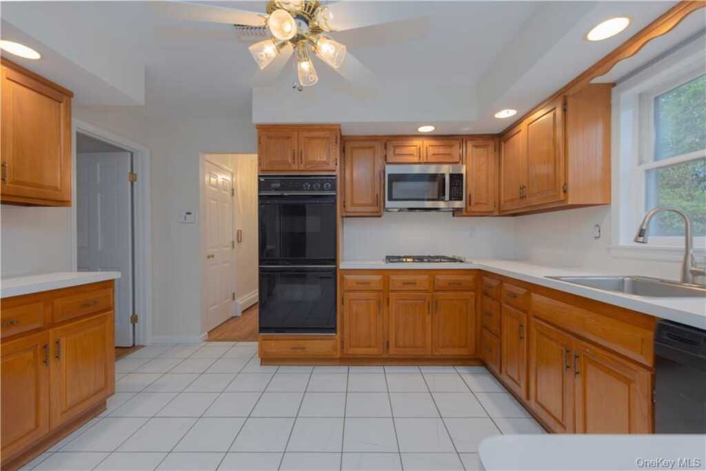 20 Madison Court, Stony Point, NY 10980 - Photo 10 of 35