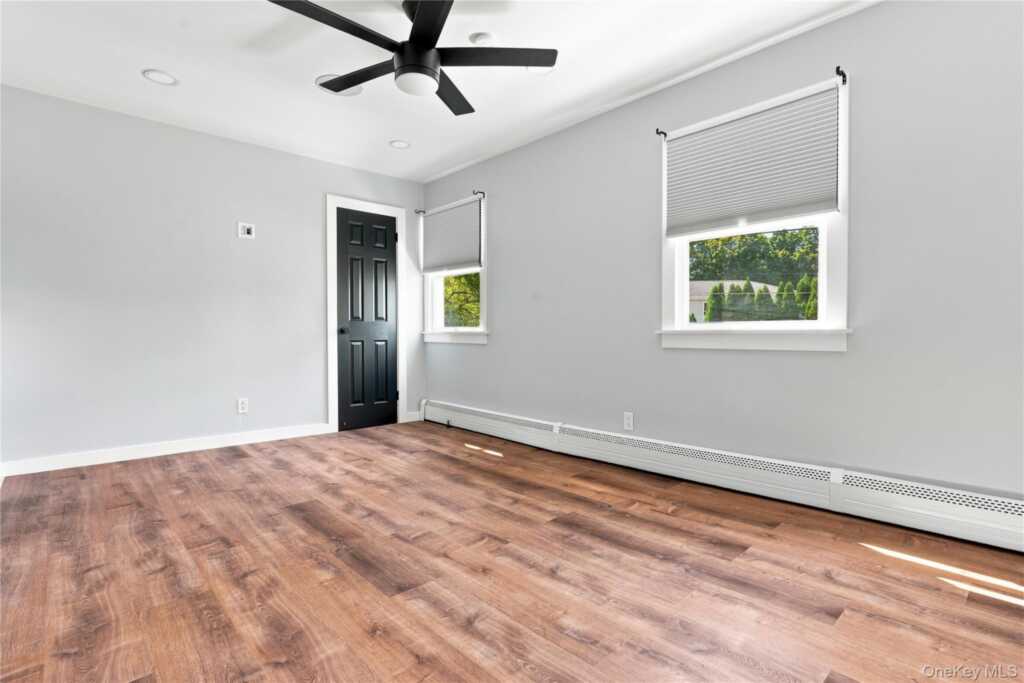 8 Loran Court, Nanuet, NY 10954 - Photo 20 of 36