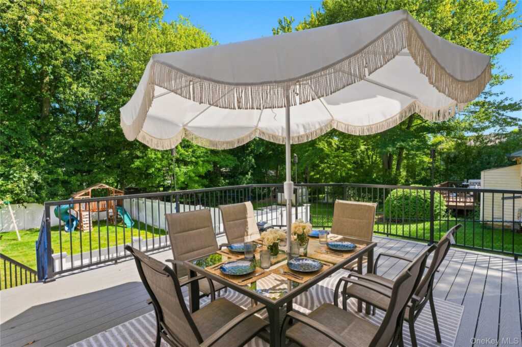 8 Loran Court, Nanuet, NY 10954 - Photo 28 of 36