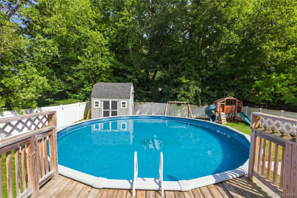 8 Loran Court, Nanuet, NY 10954 - Photo 31 of 36