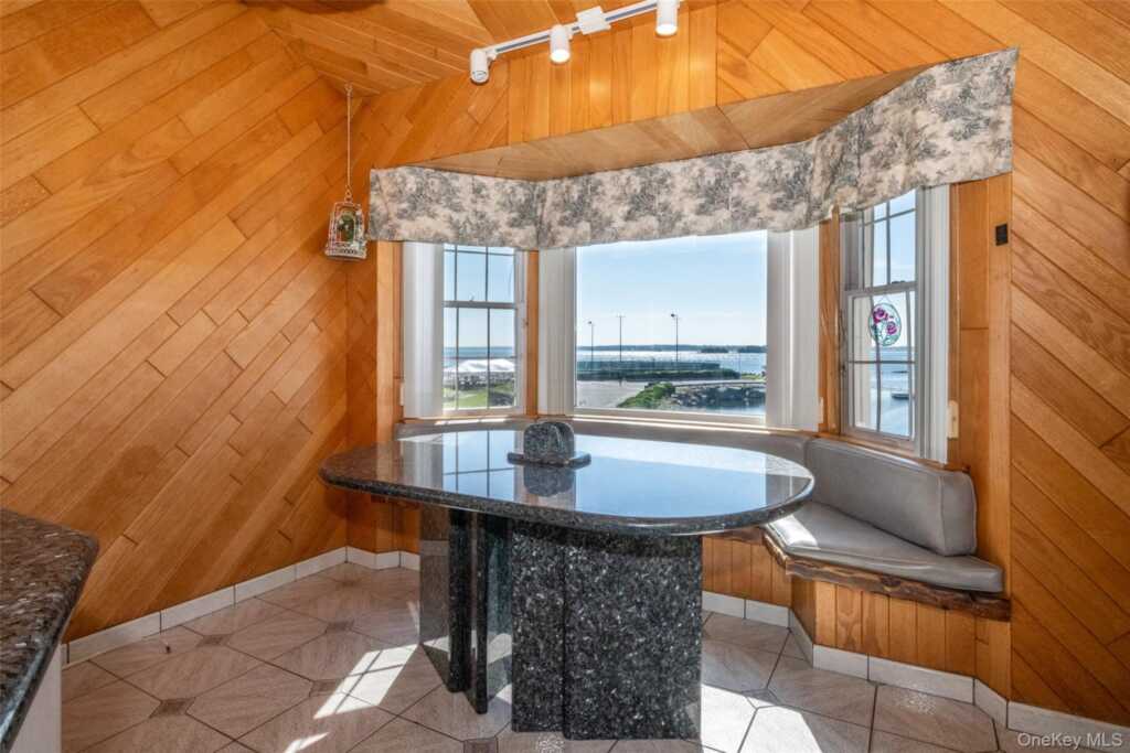 73 Kensington Oval, New Rochelle, NY 10805 - Photo 10 of 48