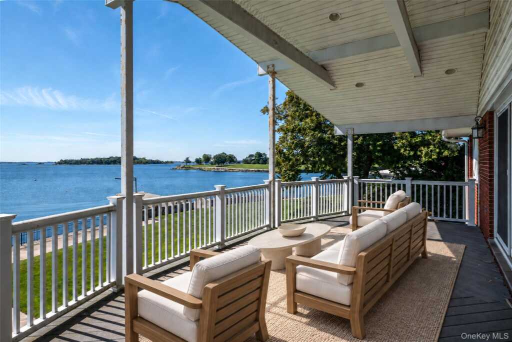 73 Kensington Oval, New Rochelle, NY 10805 - Photo 14 of 48
