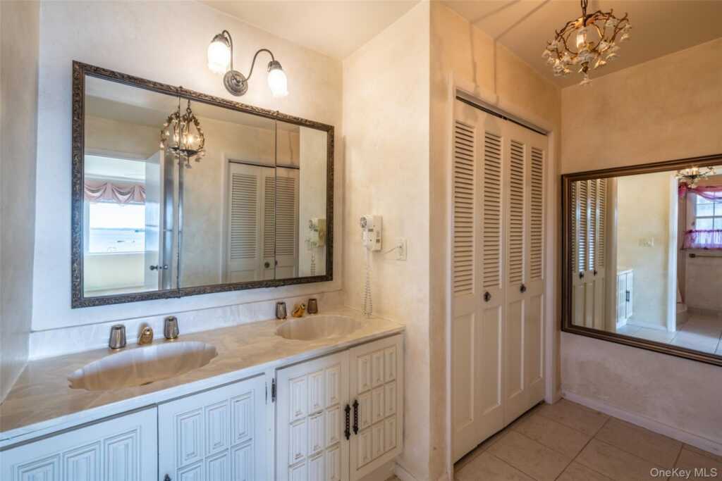 73 Kensington Oval, New Rochelle, NY 10805 - Photo 19 of 48