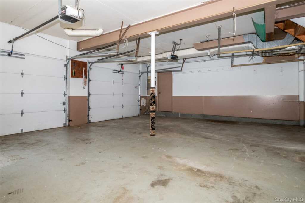 73 Kensington Oval, New Rochelle, NY 10805 - Photo 33 of 48