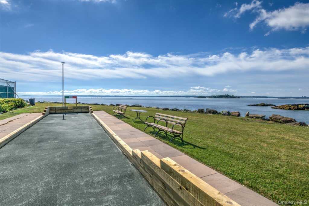 73 Kensington Oval, New Rochelle, NY 10805 - Photo 43 of 48
