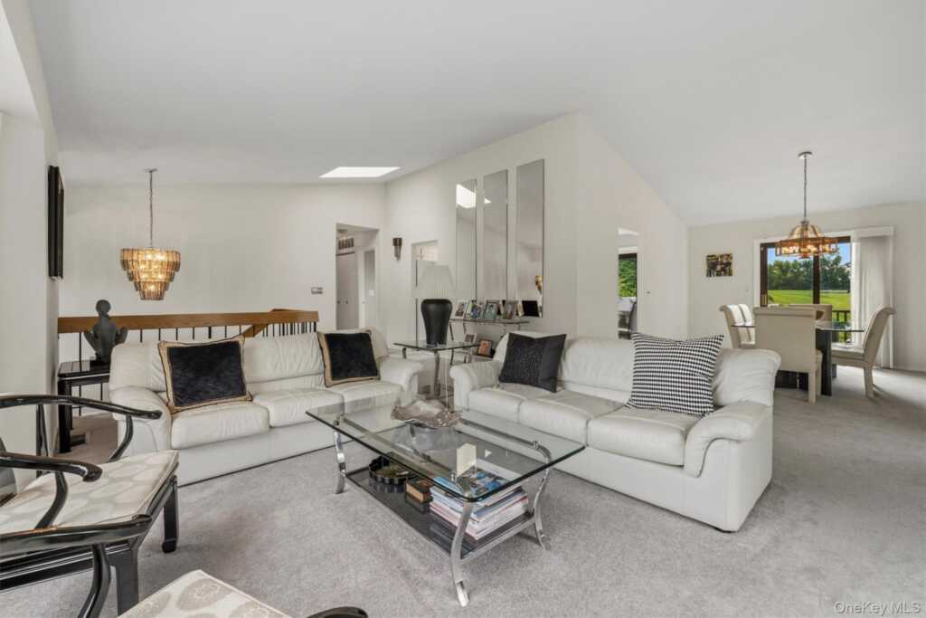 99 Skyview Lane, New Rochelle, NY 10804 - Photo 10 of 39